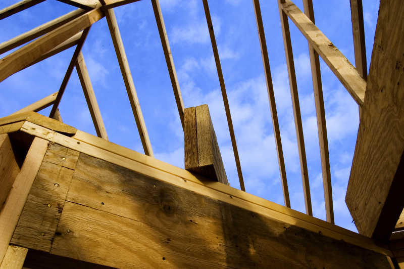 正在建设的木屋房子